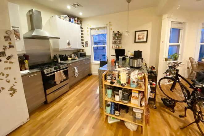 kitchen - living room - Amazing top of the line 6 bed brand new everything