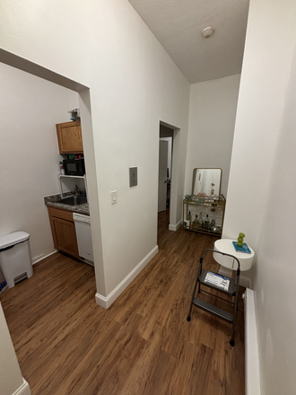 1 - SEPT 2025 – Fantastic Fenway Studio & Two Bedrooms!! Student OK