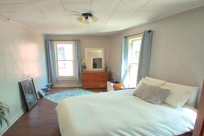 The Bedroom with Furniture Example - Spacious Apartment to Share in Manitou Springs