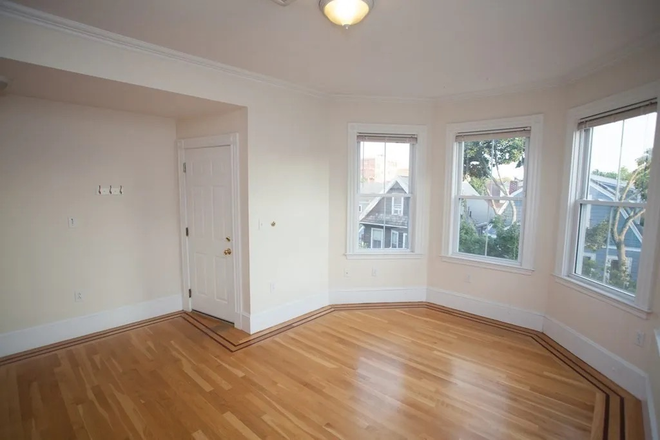 living room - 2 bed/ 2 bath apartment in Mid-Cambridge
