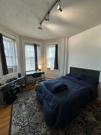 Bed, Desk, Windows - Cozy Studio close to Northeastern & BU Fenway | 2/3 utilities Included | May–Aug Sublet