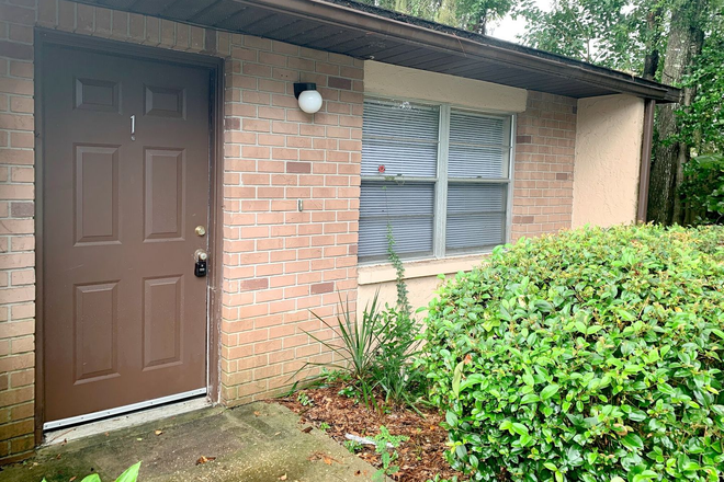  - 0352 - Creek Forest