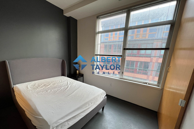 Bedroom - Large 2Bedroom Steps from BU Medical (Next to WholeFoods)! Apartments