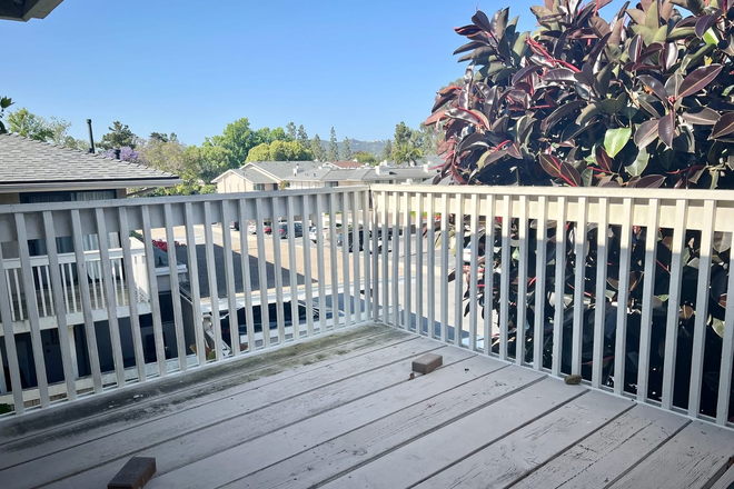 Balcony connected to master bedroom - Townhouse near UCSD, UTC, and Vons