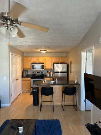 kitchen - Logan Square Apartments