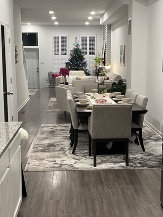 Dinning and living space - Baltimore Rental Townhome