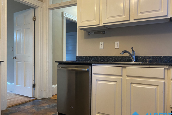 Kitchen - Cheapest Six Bed on the market!! Apartments