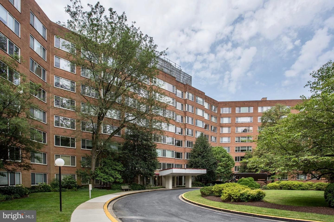 4000 Tunlaw Rd NW Building Entrance - Available NOW. Large 1 bedroom, 1 bathroom renovated condo, close to campus