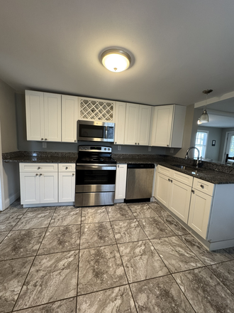 Kitchen - 123 Williams Street Apartments