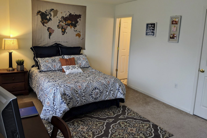 Bedroom - State College Collectives on Aaron II, close to Walmart/Wegmans/N.Atherton Street/... Townhome