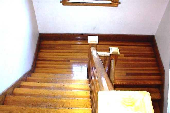 Stairwell - Very large open floor plan with vaulted ceilings in living room Apartments