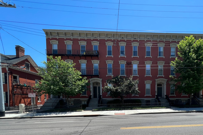 2356-62 Auburn Ave. - Close to UC campus with lots of Historic Charm!
