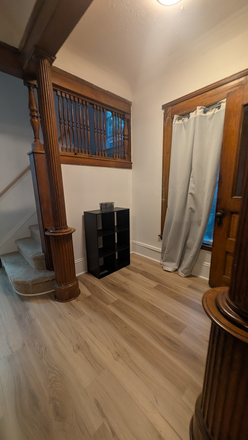 Foyer/Entrance - Common Area - Bright, Updated, Private Rooms walkable to CWRU, Cleveland Clinic, School of Medicine & Safe Shuttle House