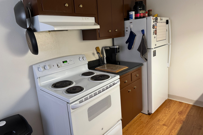 Kitchen - Smiley Court Apartments- Room for Rent - Short term Dec 12-Jan 11 2025 Sublease in a 2 bed apart
