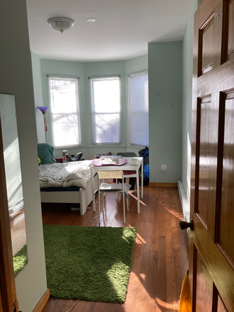 Large Bedroom 1 (bedroom with its own bathroom attached) - 1-3 BEDROOMS | PENN DENTAL | PENN ALEXANDER | PENN Townhome