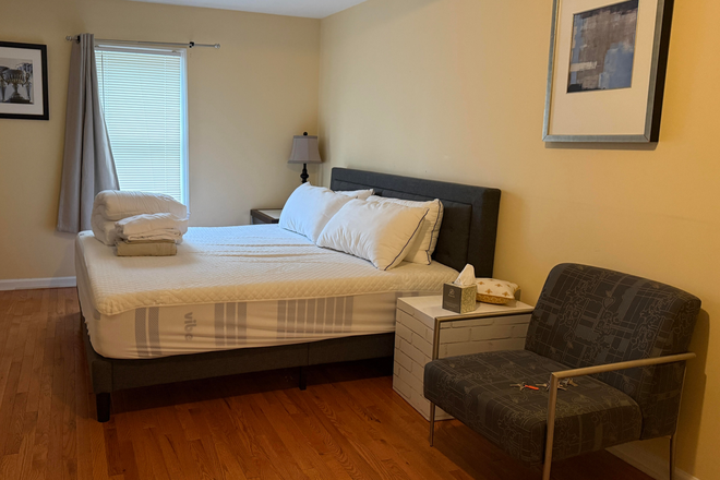 bedroom - Furnished 1BR apt-Linden Lane-Princeton