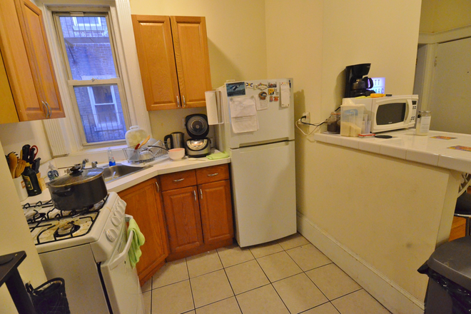 1 Bed Split - 20 Hemenway St. - Avail 9/1 - Awesome, Spacious, exposed brick 1 BR Split on Hemenway Apartments