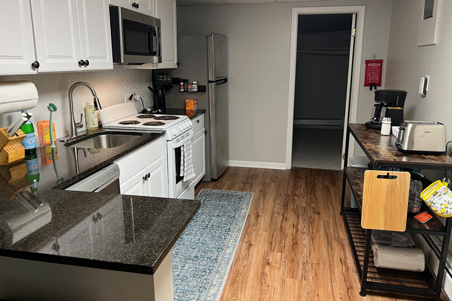 Kitchen - 2 bedroom, full kitchen & bath, private entrance and spacious basement apartment