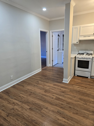 Call NOW for showings! 617-236-8550 - COMM AVE - 1BR/1BA SPLIT FOR 2 PPL IN PACKARDS CRNER! AVAIL *9/1/2026* W/ H&HW INC, LNDRY IN BLDNG! Apartments