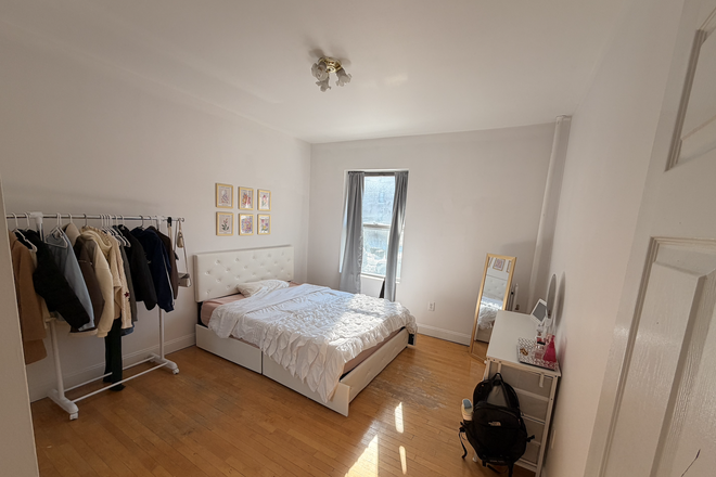 Bedroom - 1 Bedroom Sublet on Symphony Rd