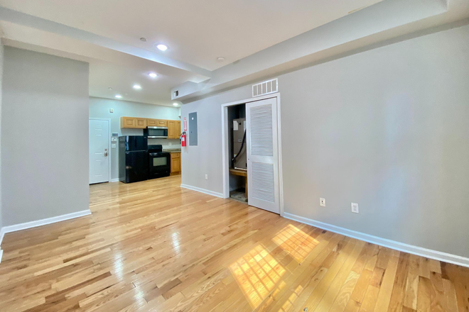 Living room - 1614 W CECIL B MOORE AVE ST  3F Townhome