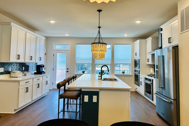 Kitchen - Furnished room in thome-Vaughn Ave-Princeton