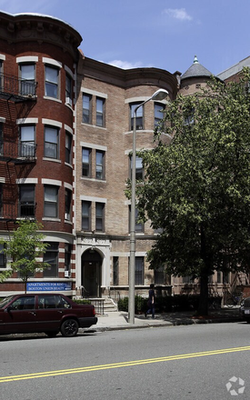 Street View - Lease Takeover - Girl Roommate Wanted