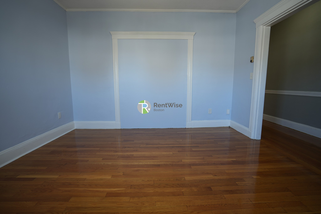 1 - AVAIL NOW-Amazing Dorchester 4 Bed 1 bath.. W/D in unit. No Broker Fee Apartments
