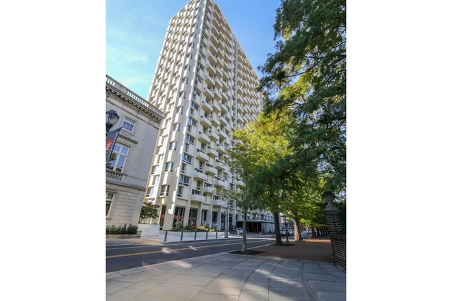 Hopkinson House View - Society Hill Studio, Walking distance to Jefferson,  All Utilities & High-Speed Internet Included Apartments