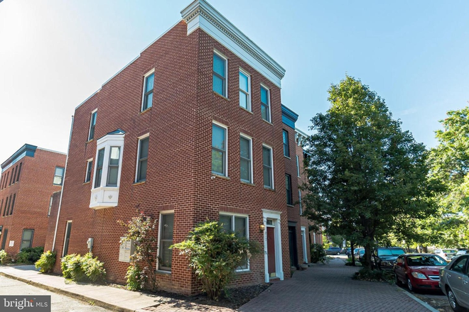 Building - Modern 3-bed Ridgely’s Delight townhouse with private garage, updated interiors, and walkable.