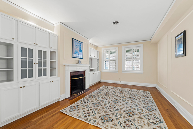 Living room - Fab2 BR+ den, 2 BA condo; Historic bldg steps from Homewood Campus,