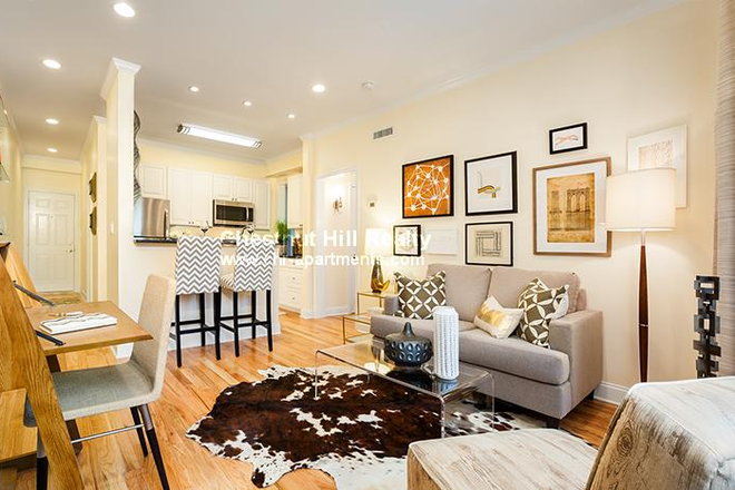 Call call or text Arezou at 617-584-7817 - Great 1 bed 1 bath in Harvard sq.!!! **NO BROKER FEE** HEAT AND HOT WATER IS INCLUDE!!