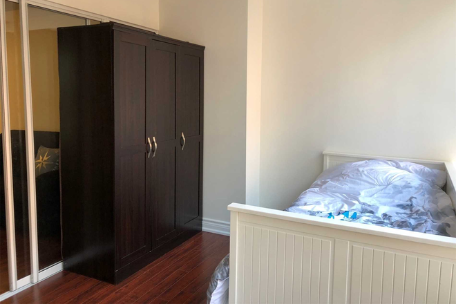 fully furnished Solarium - 717 Bay Street