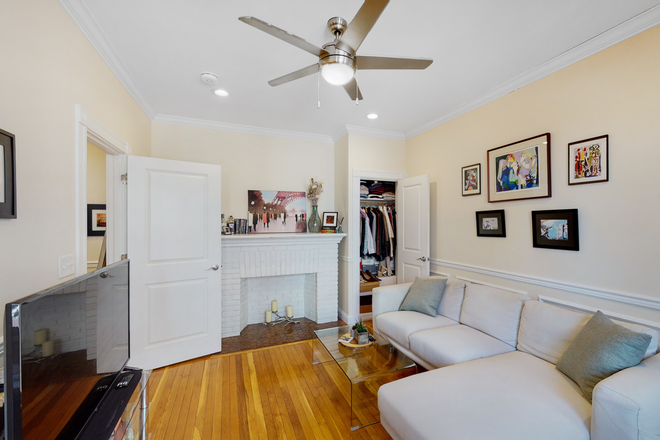 1 - Renovated 1 Bed | Hardwood Floors & Stainless Steel Appliances Apartments