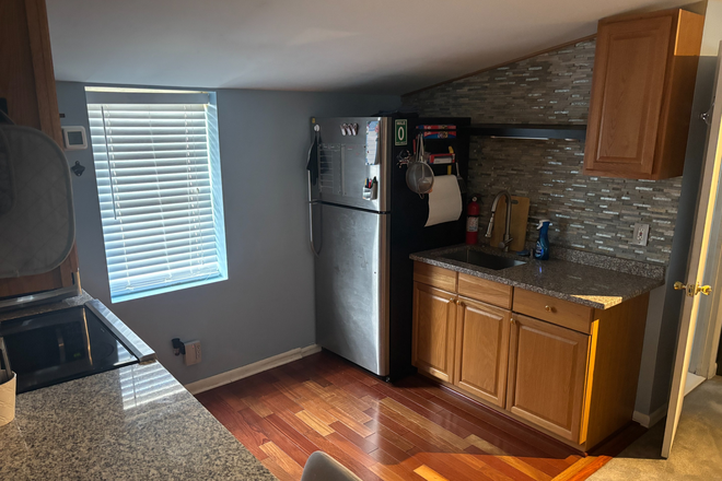 kitchen - Fully Furnished Apartment with ALL utilities and internet included. Close to UMD bike and bus stop.
