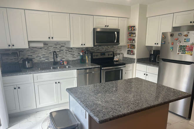 Kitchen - 2 Furnished Rooms: Large Bedroom w/Private Bathroom $925/month; Townhome