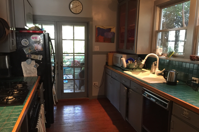 Kitchen - $900- 2 bedrooms with private bath Near Duke and Hospital May 15-Aug.31 House