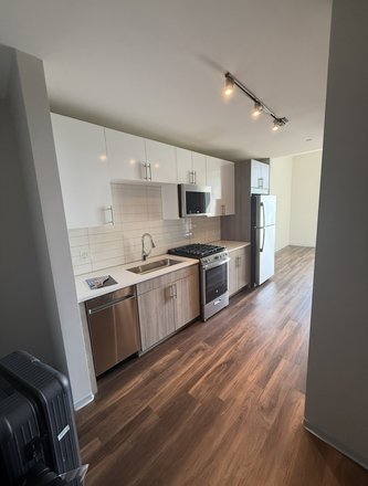 Kitchen - The Link Evanston Apartments