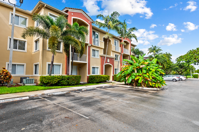 Apartment Building - This 2 bed/2 bath apartment is situated at walking distance from all campuses, hospitals & shopping.