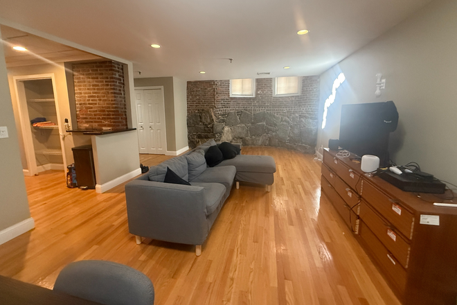 Large living area - Gorgeous 2-bedroom and 2 bath apartment, renovated!  Walk to Campus!