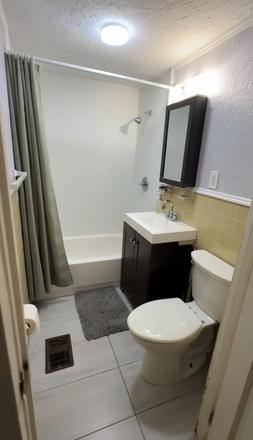 Bathroom - Private room available in a renovated 4bed/2bath Apartments