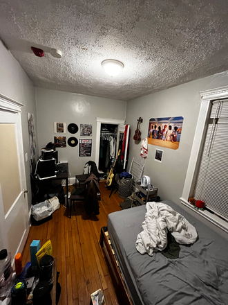 room 2 - 3-bedroom apartment