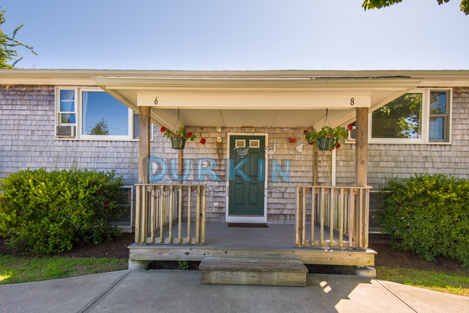 Main Enterance - Quaint 1 Bedroom Unit Duplex