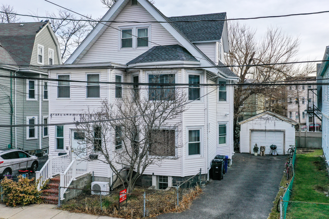 Exterior - 5 BR 3 Full Bathrooms in 2 family house w/ 2 parking spots! Fully Furnished! Laundry included!