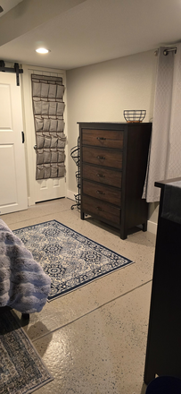 Bedroom - Fully Furnished Basement Bedroom/All Bills and Amenities Included House