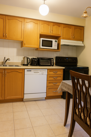 Shared Kitchen - Private room in a shared townhouse at Weston Road. Utilities Included!