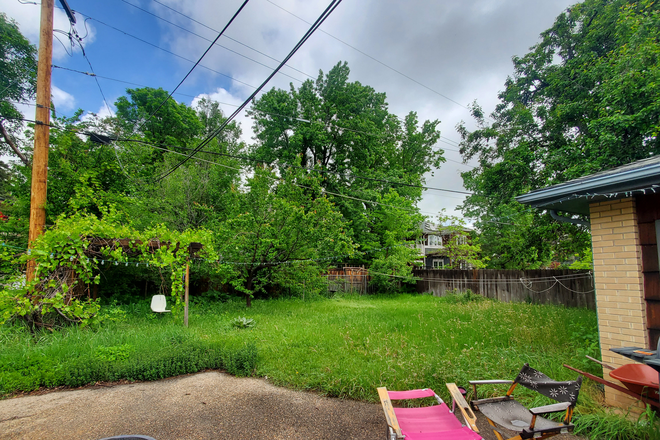 backyard - One room and shared bathroom for rent, QUEER/POC preferred