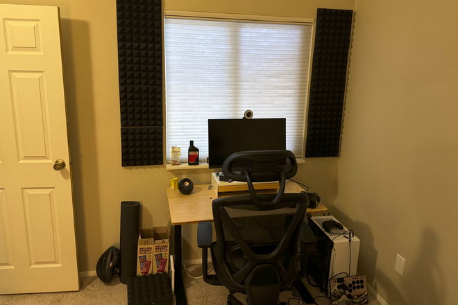 First floor bedroom - Condo Close to Williams Village