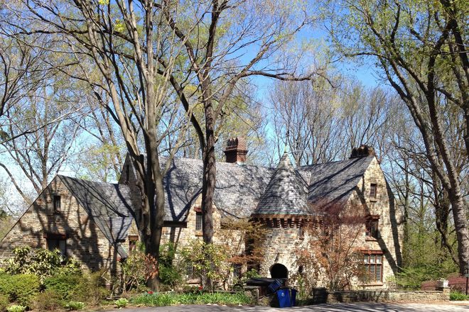 Home at 1019 Winding Way - Private Suite in Large Home in Roland Park