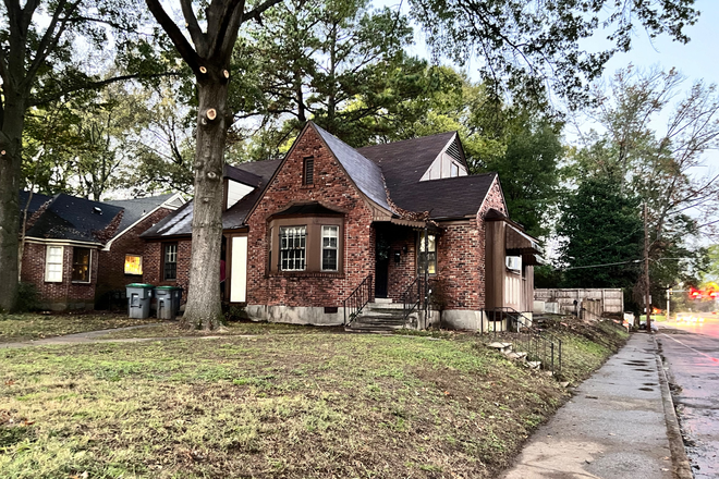 Front street view - Duplex with gated back yard Duplex